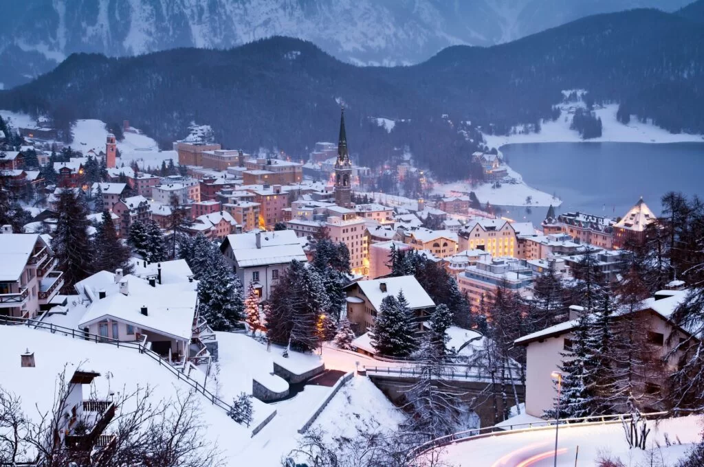 Kurort nad jeziorem St. Moritz
